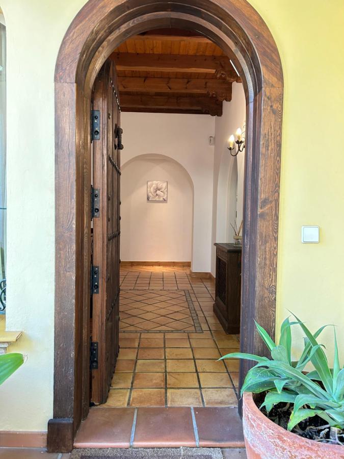 Villa Close To The Beach In Marbella Exteriör bild